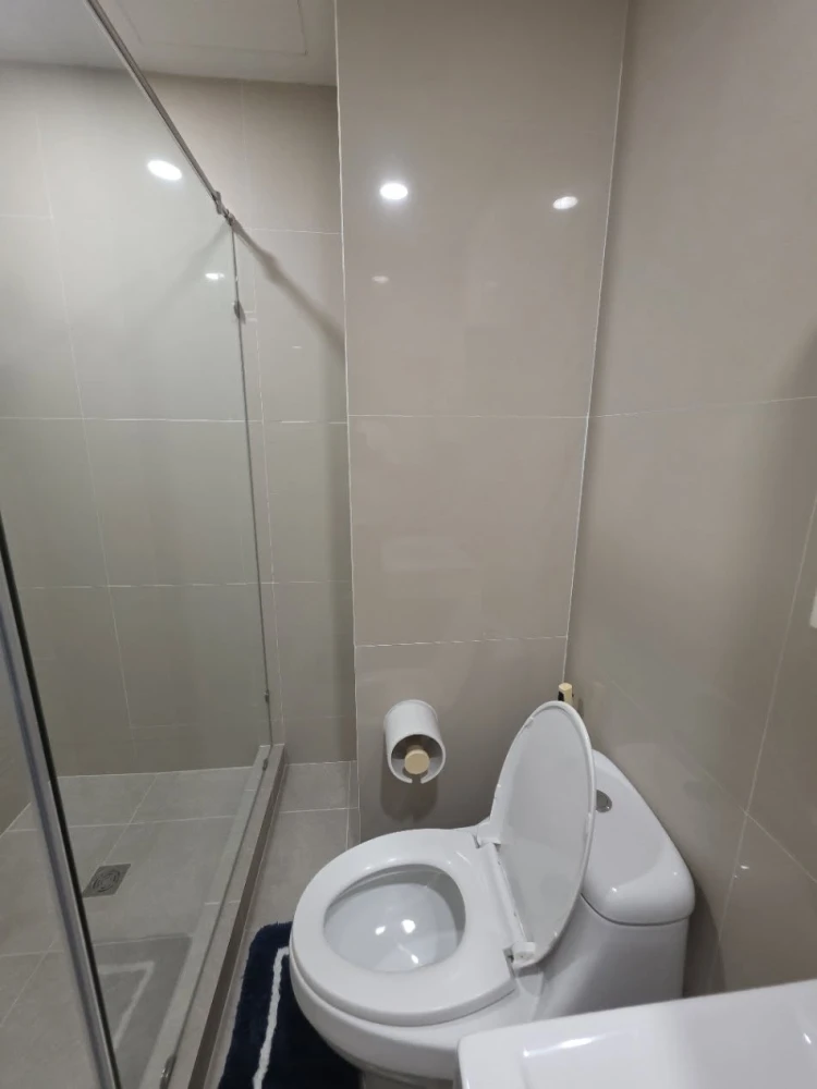 ให้เช่า The Inspire Place ABAC Rama 9 ห้องพร้อมอยู่ เฟอร์ + เครื่อใช้ไฟฟ้าพร้อม ราคาดี จองเลย