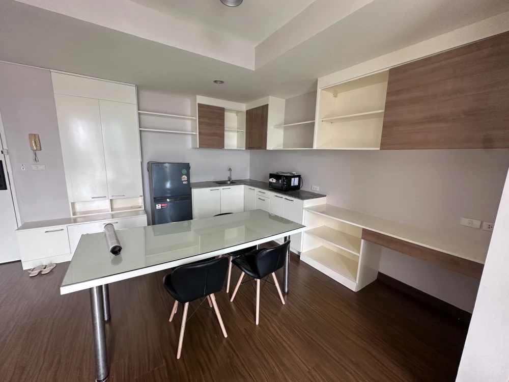 ให้เช่า The IRIS Rama 9-Srinakarin 1 ห้องนอน 1 ห้องน้ำ พื้นที่ใช้สอยเยอะ ทำเลดี เดินทางสะดวก จองเลย