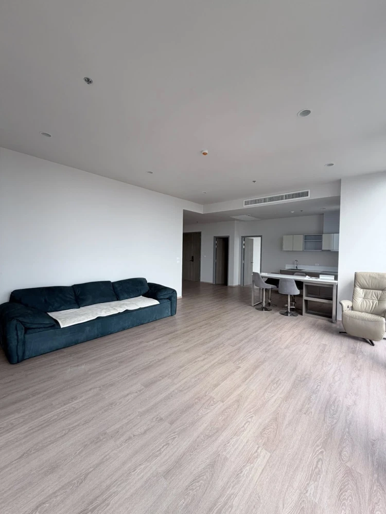ให้เช่า The Issara Sathorn 3 ห้องนอน พื้นที่ใช้สอยเยอะ ในทำเลดี มาพร้อมสิ่งอำนวยความสะดวกครบครัน จองด่วน
