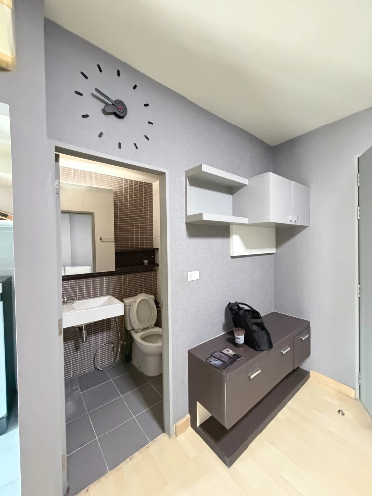 ให้เช่า The Leaf Pattanakarn ห้องชั้น 19 มาพร้อมเฟอร์นิเจอร์และสิ่งอำนวยความสะดวกครบครัน ห้ามพลาด