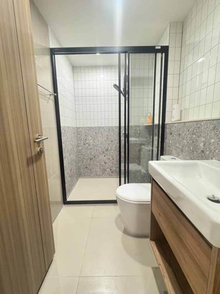 ให้เช่า The Line Vibe ห้องน่าอยู่ ชั้น 9 เฟอร์นิเจอร์ครบครัน ตกแต่งคุมโทน ดีแบบนี้จะรออะไร