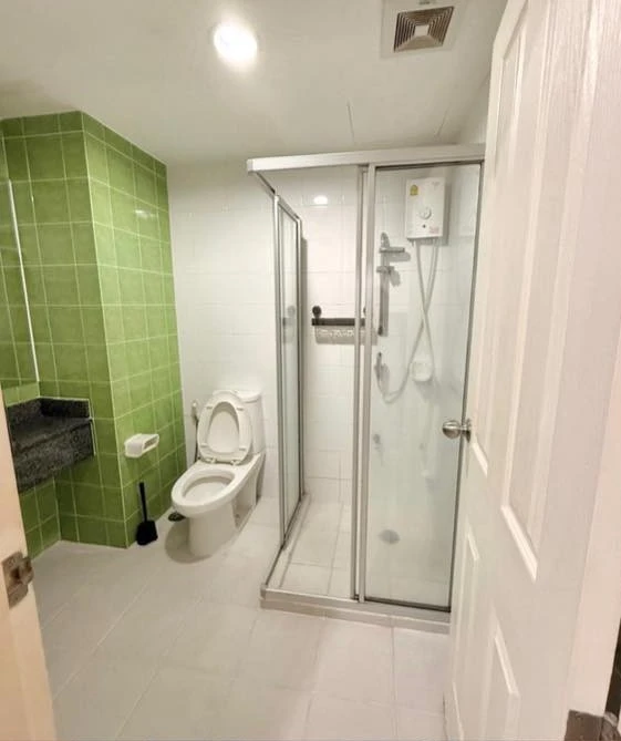 ให้เช่า The Link Sukhuvmit 50 1 ห้องนอน 1 ห้องน้ำ ติดวอลเปเปอร์อย่างดี เฟอร์นิเจอร์ครบครัน ห้ามพลาด