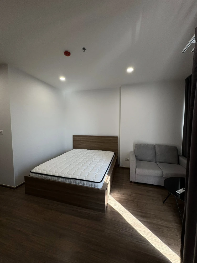 ให้เช่า The Livin Phetkasem 37 ห้องพร้อมอยู่ เฟอร์พร้อม น่าอยู่ จองเลย