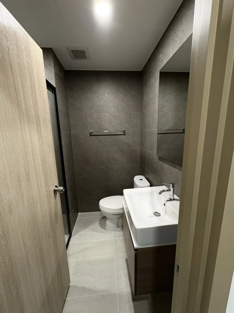 ให้เช่า The Livin Phetkasem 37 ห้องพร้อมอยู่ เฟอร์พร้อม น่าอยู่ จองเลย