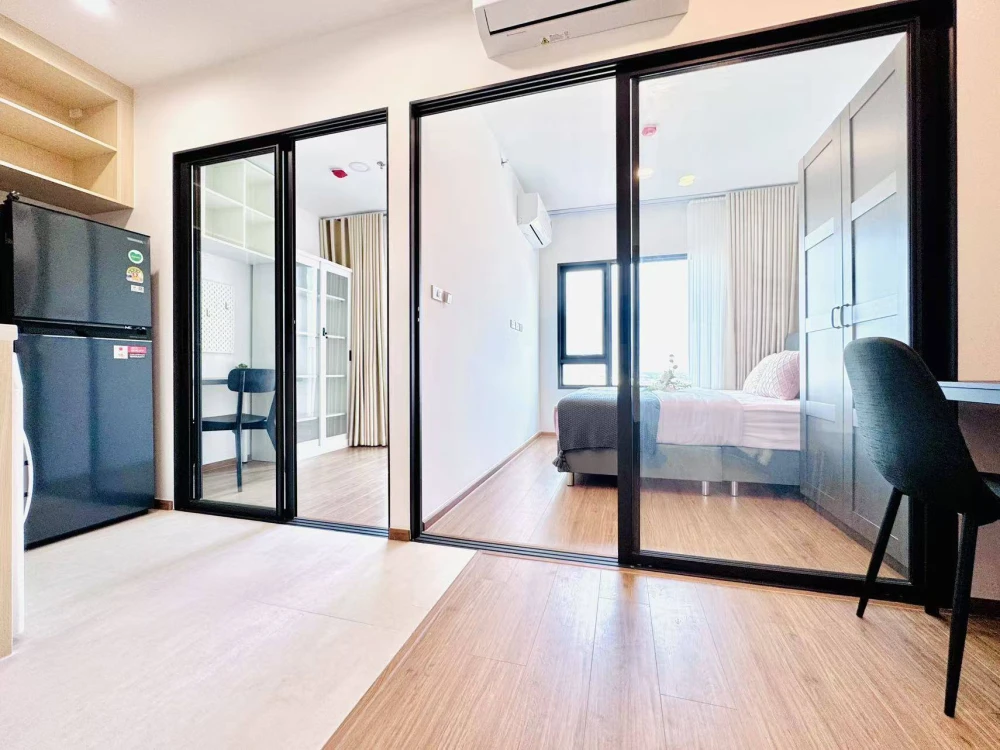 ให้เช่า The Livin Ramkhamhaeng ห้องกว้างขวาง น่าอยู่ ชั้นสูง เฟอร์พร้อม มาแต่ตัวเข้าอยู่ได้เลย!!!