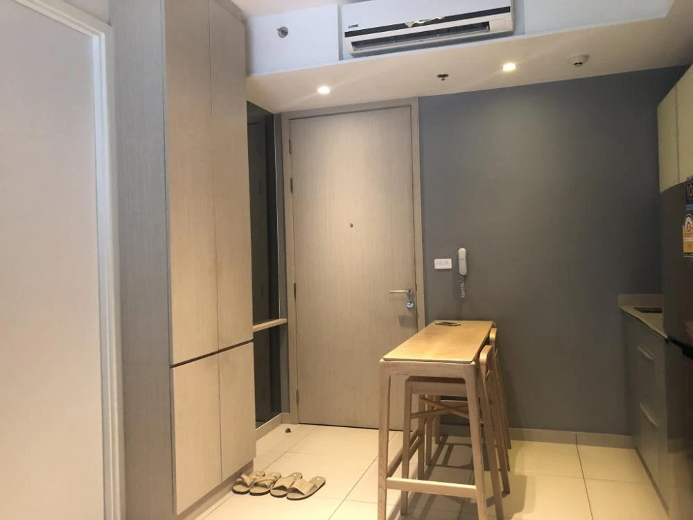 ให้เช่า The Loft Ekkamai ชั้น 9 ห้องน่าอยู่ แต่งครบ สนใจจองเลย ห้ามพลาด