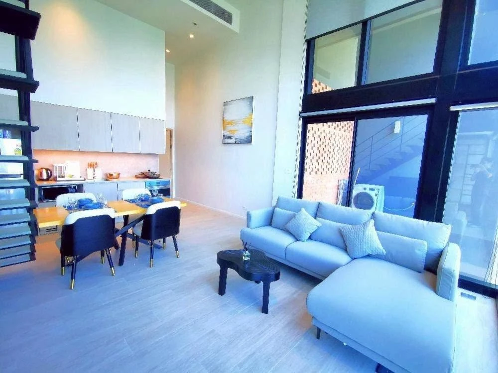 ให้เช่า The Lofts สีลม 2 ห้องนอน ชั้น 15 ได้วิวสูง มาพร้อมสิ่งอำนวยความสะดวกครบ จองเลย