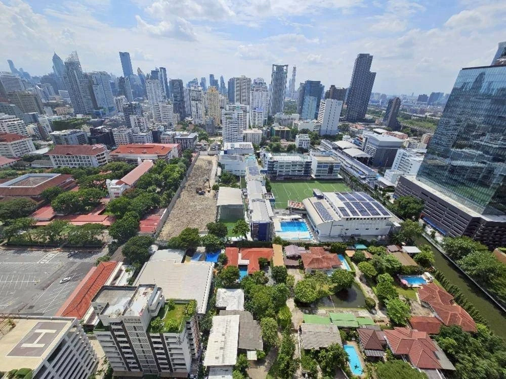 ให้เช่า The Lofts Asoke ชั้น 30 สูงมากๆ ได้วิวเมืองบรยากาศดีเวอร์ ตกแต่งอย่างดีครบครัน รีบจองเลย