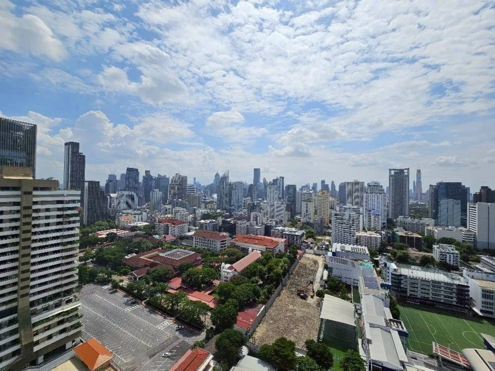 ให้เช่า The Lofts Asoke ชั้น 30 สูงมากๆ ได้วิวเมืองบรยากาศดีเวอร์ ตกแต่งอย่างดีครบครัน รีบจองเลย