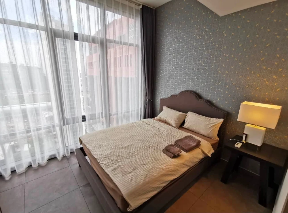 ให้เช่า The Lofts Asoke 2 ห้องนอน พื้นที่ใช้สอยเยอะ มาพร้อมสิ่งอำนวยความสะดวกครบครัน รีบจองเลยจ้า