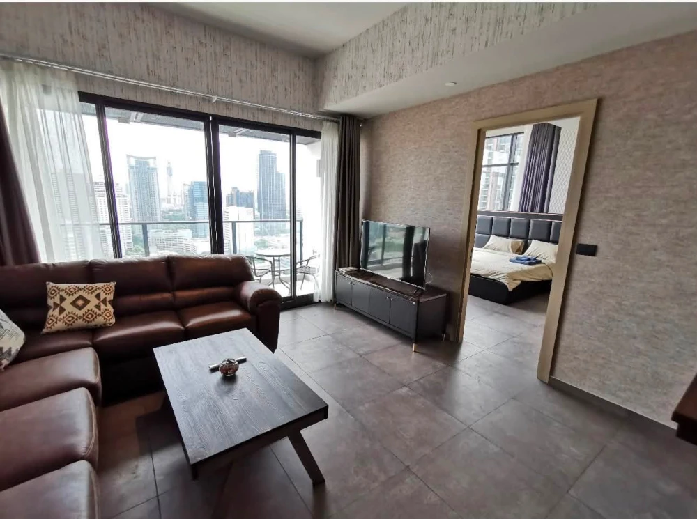 ให้เช่า The Lofts Asoke 2 ห้องนอน พื้นที่ใช้สอยเยอะ มาพร้อมสิ่งอำนวยความสะดวกครบครัน รีบจองเลยจ้า