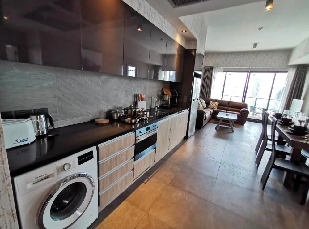 ให้เช่า The Lofts Asoke 2 ห้องนอน พื้นที่ใช้สอยเยอะ มาพร้อมสิ่งอำนวยความสะดวกครบครัน รีบจองเลยจ้า