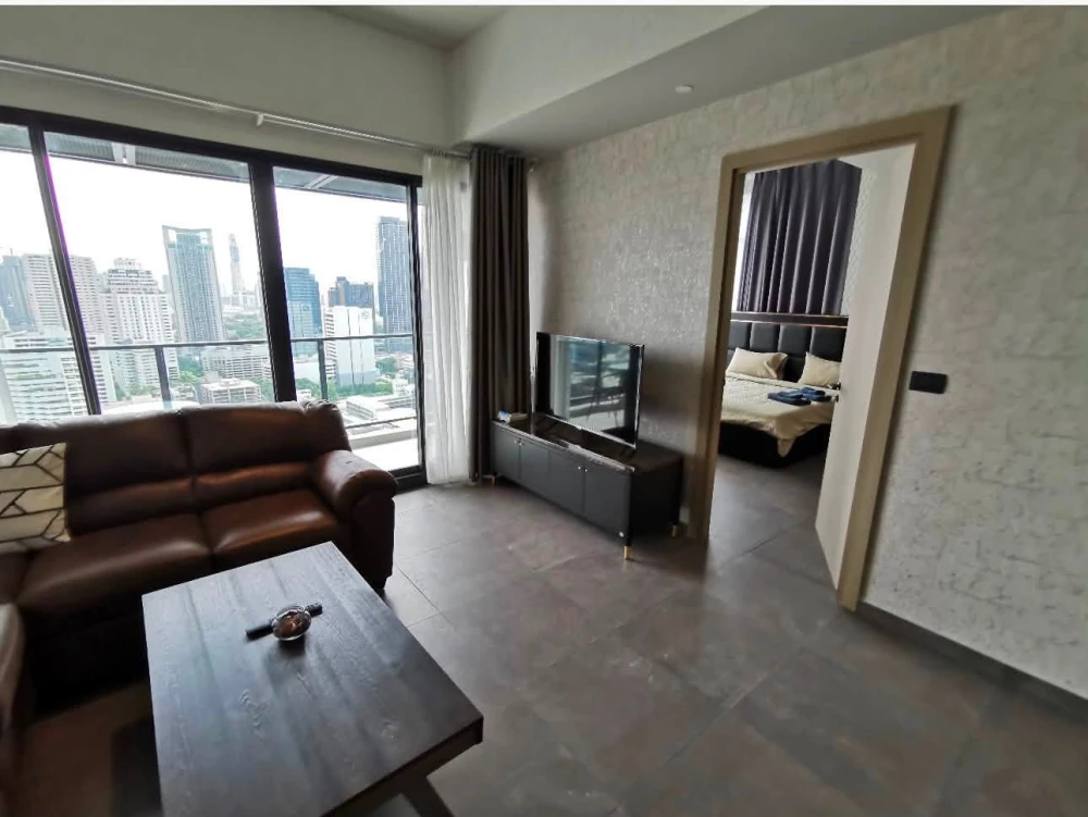 ให้เช่า The Lofts Asoke 2 ห้องนอน พื้นที่ใช้สอยเยอะ มาพร้อมสิ่งอำนวยความสะดวกครบครัน รีบจองเลยจ้า