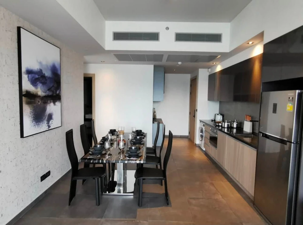 ให้เช่า The Lofts Asoke 2 ห้องนอน พื้นที่ใช้สอยเยอะ มาพร้อมสิ่งอำนวยความสะดวกครบครัน รีบจองเลยจ้า
