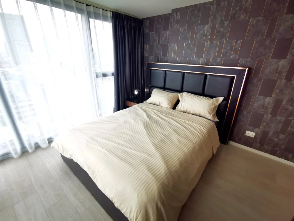 ให้เช่า The Lofts Silom ห้องชั้นสูง เฟอร์พร้อม รีบจองเลย
