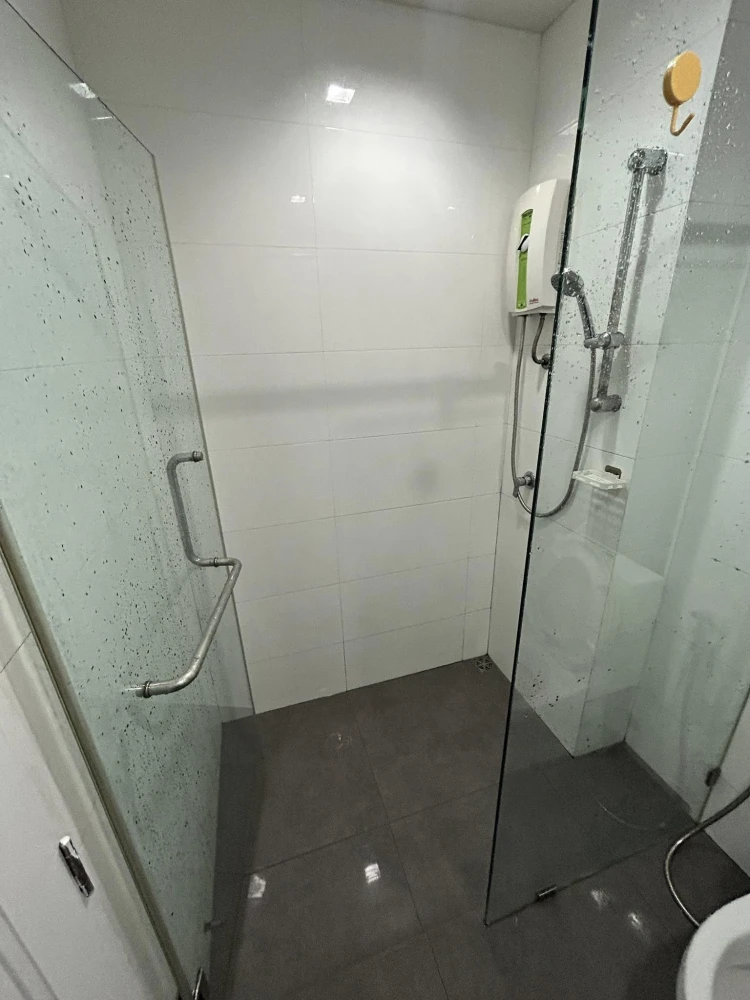 ให้เช่า The matrix condo ห้องพร้อมอยู่ เฟอร์พร้อม หิ้วกระเป๋ามาได้เลย ราคานี้หายากแล้วจองเลย
