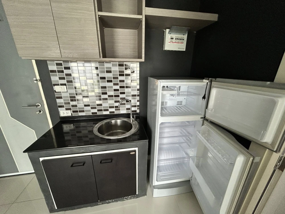 ให้เช่า The matrix condo ห้องพร้อมอยู่ เฟอร์พร้อม หิ้วกระเป๋ามาได้เลย ราคานี้หายากแล้วจองเลย