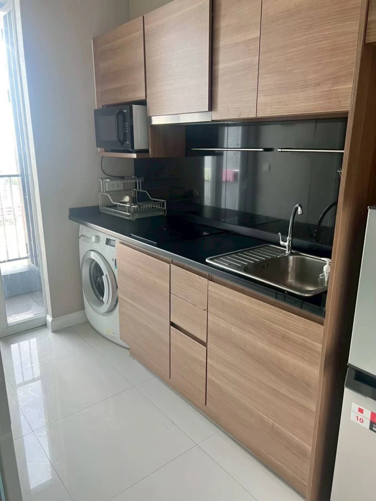 ให้เช่า The Metropolis Samrong ห้อวพร้อมอยู่ เฟอร์ เครื่องใชช้ไฟฟ้าครบ ราคาดี มาจองเลย อย่าพลาดเด็ดขาด