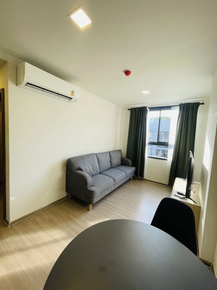 ให้เช่า The MUVE Bangna 2 ห้องนอน พื้นที่ใช้สอยเยอะ เฟอร์นิเจอร์ครบครัน มองเห็นวิวสระว่ายน้ำ รีบจองเลย