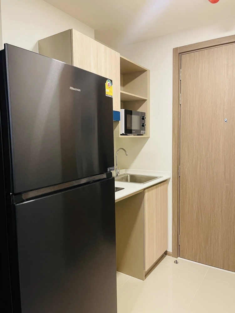 ให้เช่า The MUVE Bangna 2 ห้องนอน พื้นที่ใช้สอยเยอะ เฟอร์นิเจอร์ครบครัน มองเห็นวิวสระว่ายน้ำ รีบจองเลย