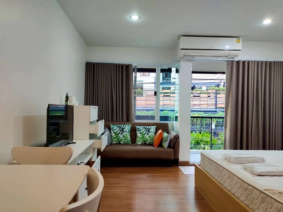 ให้เช่า The Next Sukhumvit 52 Studio room พร้อมเฟอร์นิเจอร์แน่นๆ รีบจับจองเลยจ้า