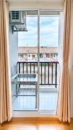 ให้เช่า The NHA Condo Prachanivect 3 ห้องพร้อมอยู่ ทำเลดี บรรยากาศเป็นส่วนตัว รีบจับจองเลยจ้า