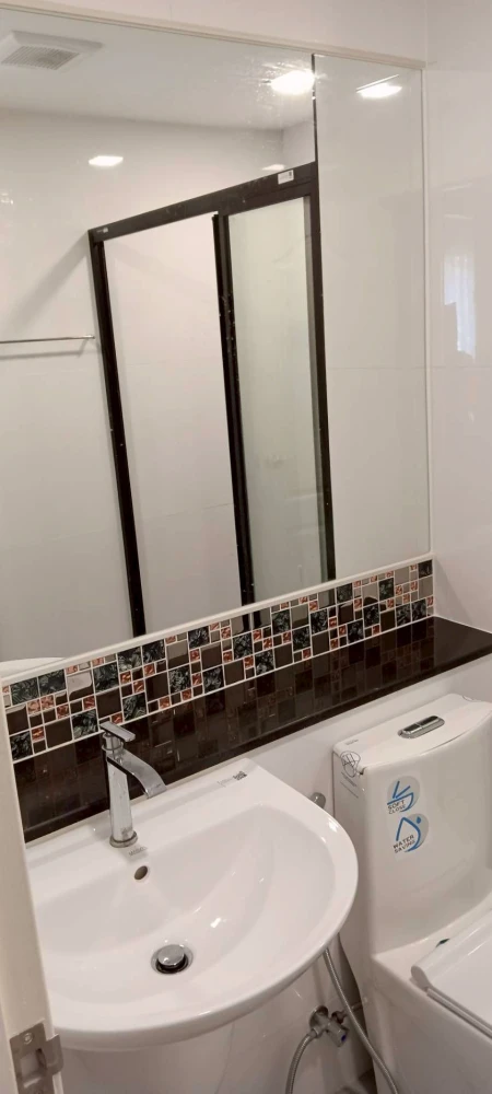 ให้เช่า The One Plus Grand Ramkhamhaeng ห้องพร้อมอยู่ เฟอร์ฑร้อม ชั้นไม่สูงเข้าออกสะดวกสาย จองเลย