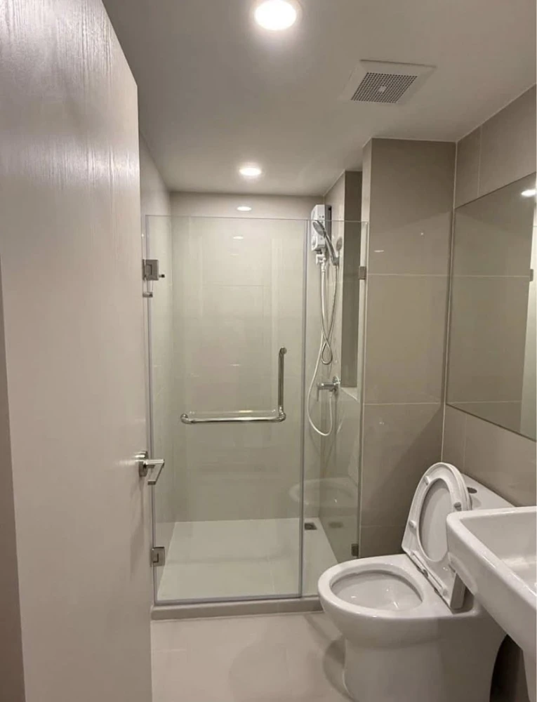 ให้เช่า The Origin Phahol 57 ห้องพร้อมอยู่ เฟอร์ เครื่องใช้ไฟฟ้าครบ มาแต่ตัวเข้าอยู่ได้เลย คุณต้องจอง