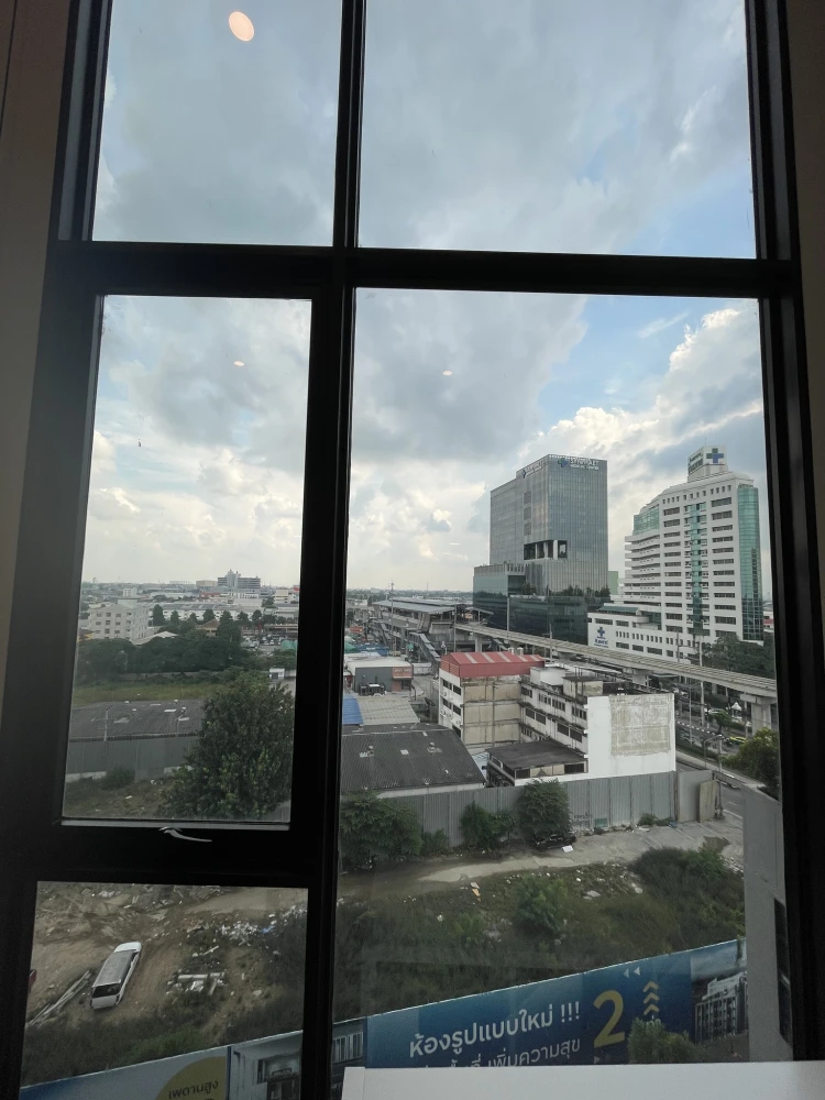 ให้เช่า The Origin Plug & Play Ramintra ห้องน่าอยู่ เพดานสูงโปร่งโล่ง วิวสวยไม่บล็อค รีบจองเลยตอนนี้