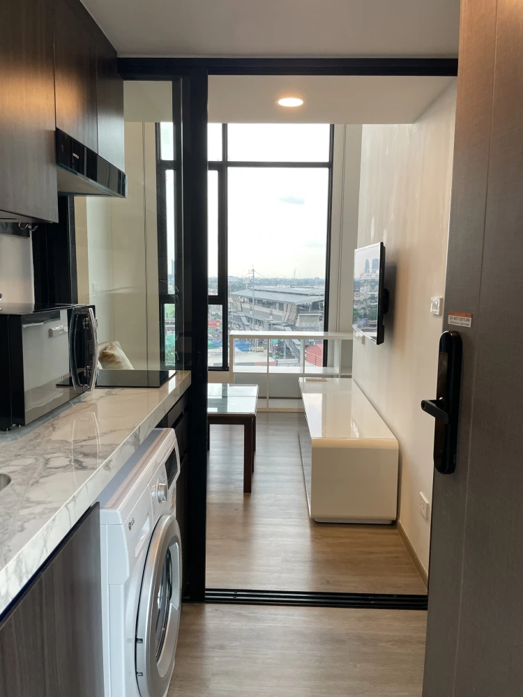 ให้เช่า The Origin Plug & Play Ramintra ห้องน่าอยู่ เพดานสูงโปร่งโล่ง วิวสวยไม่บล็อค รีบจองเลยตอนนี้