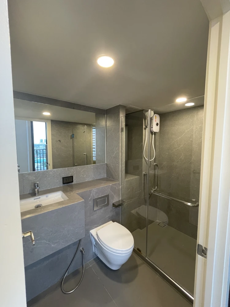 ให้เช่า The Origin Plug & Play Ramintra ห้องน่าอยู่ เพดานสูงโปร่งโล่ง วิวสวยไม่บล็อค รีบจองเลยตอนนี้