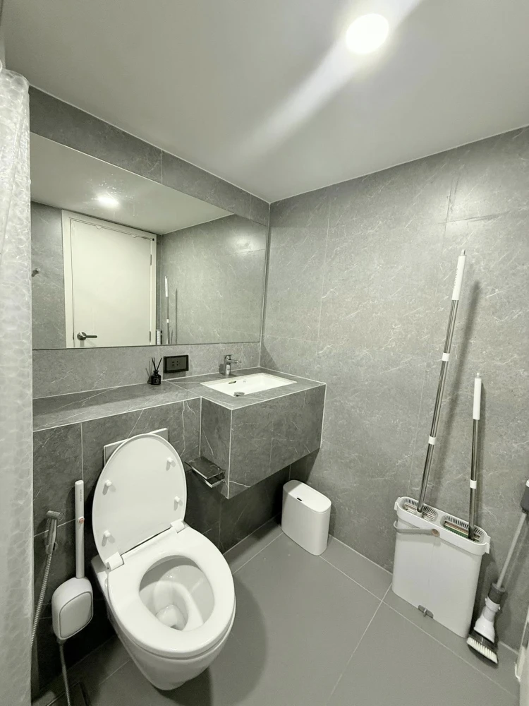 ให้เช่า The Origin Plug & Play Ramintra ห้องแต่งสวยคุมโทนสไตล์มินิมอล เพดานสูงโปร่งโล่ง จองเลย