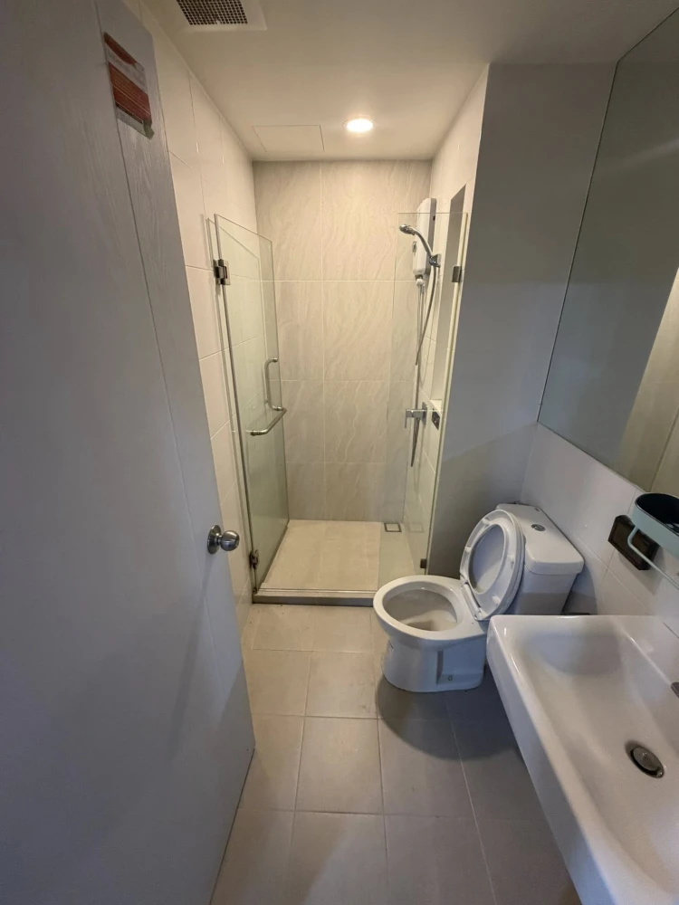 ให้เช่า The Origin Ramintra 83 Station ห้องพร้อมอยู่ เครื่องใช้ไฟฟ้า และเฟอร์นิเจอร์ครบครัน จองเลย