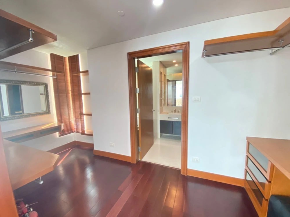 ให้เช่า The Park Chidlom ห้องกว้าง อยู่สบาย มาพร้อมการตกแต่งที่ครบครัน สนใจจองเลย