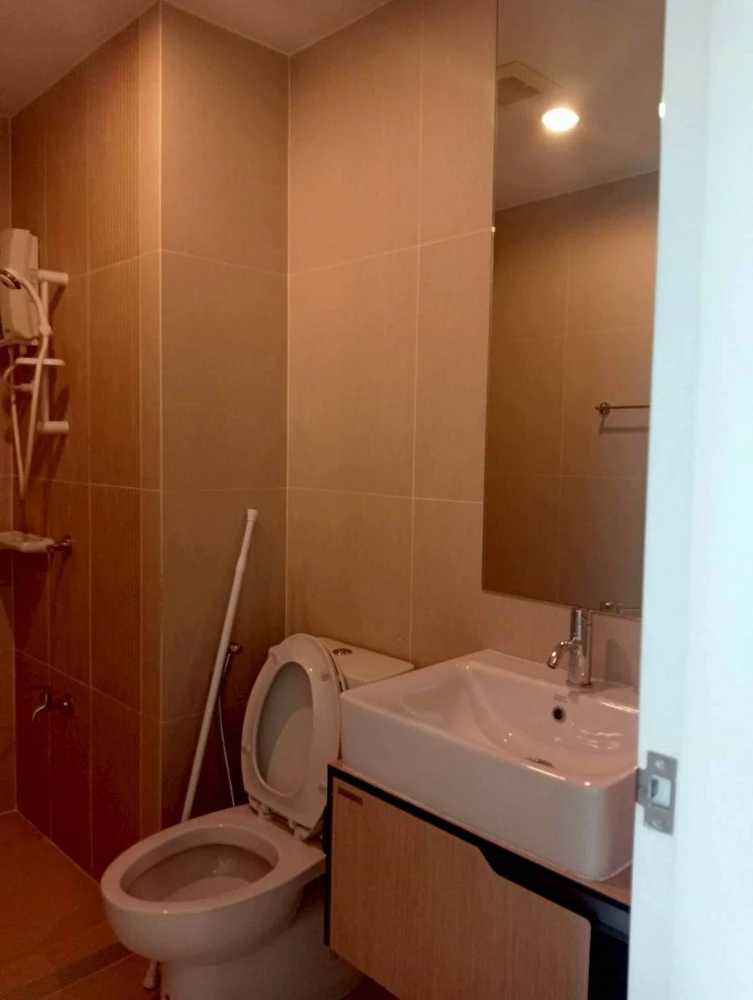 ให้เช่า The Parkland Phetkasem 1 ห้องนอน 1 ห้องน้ำ พื้นที่ใช้สอยเยอะ เฟอร์นิเจอร์ครบครัน รีบจองเลยตอนนี้