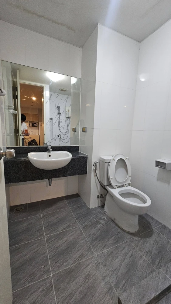 ให้เช่า The Parkland Srinakarin Lakeside 1 ห้องนอน 1 ห้องน้ำ ชั้น 19 ทำเลดี ไม่ร้อน จองด่วน