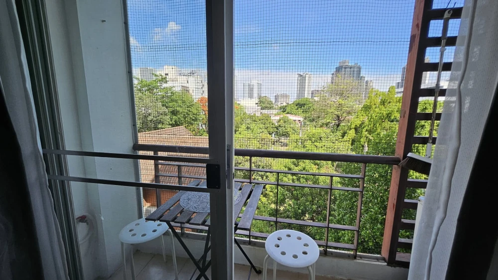 ให้เช่า The Peak Condominium @ Ratchada-Huawkwang ห้องมุมให้ความเป็นส่วนตัว มองเห็นวิวสวน โปร่งโล่ง จองด่วน