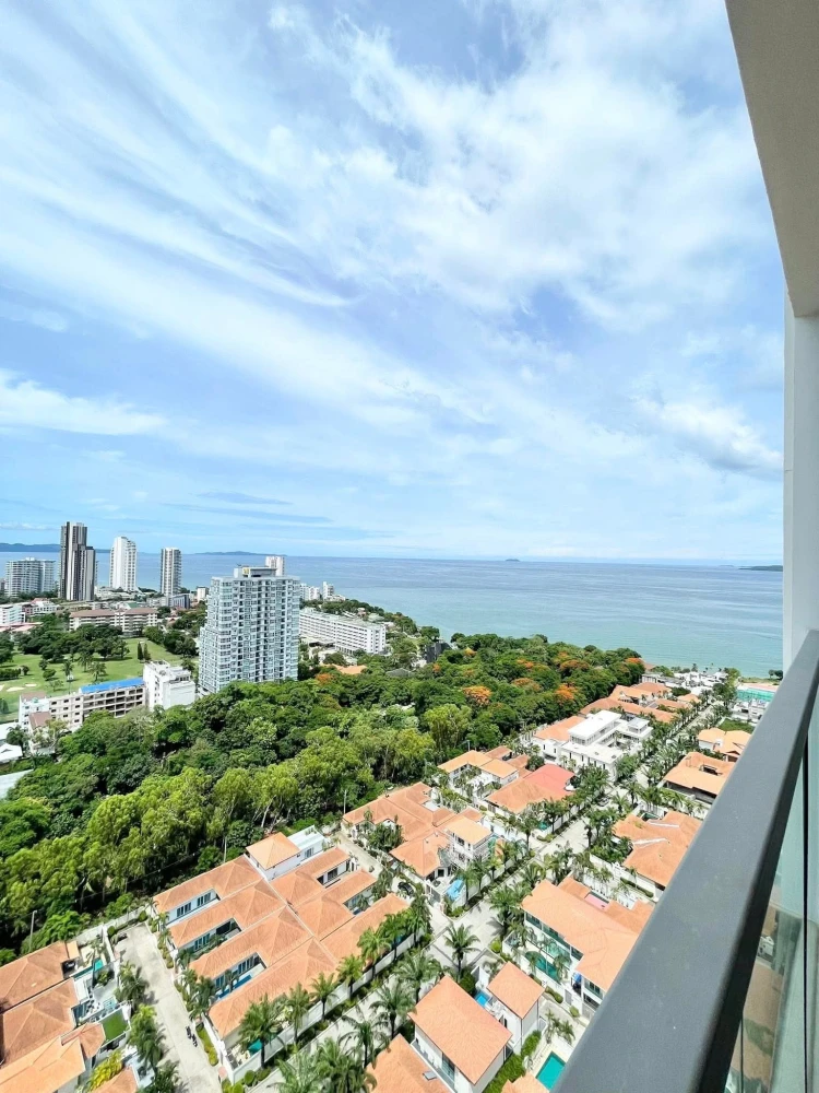 ให้เช่า The peak towers ห้องชั้นสูง วิวทะเล เฟอร์พร้อม ห้องกว้าง รีบจองเลย+++