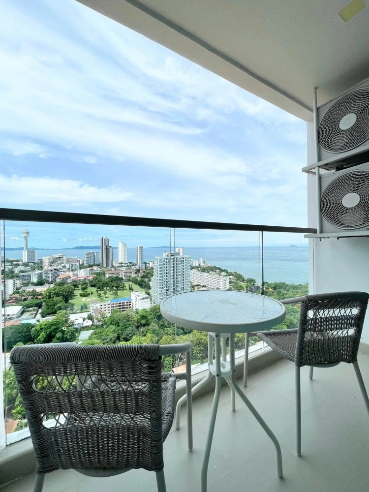 ให้เช่า The peak towers ห้องชั้นสูง วิวทะเล เฟอร์พร้อม ห้องกว้าง รีบจองเลย+++