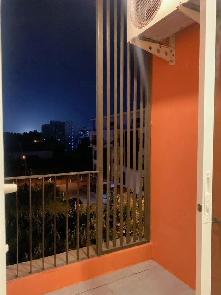 ให้เช่า The Plazo Bangsaen ห้องชั้น 4 มาพร้อมเฟอร์นิเจอร์และเครื่่องใช้ไฟฟ้าครบครัน หิ้วกระเป๋าเข้าอยู่ได้เลยจ้า