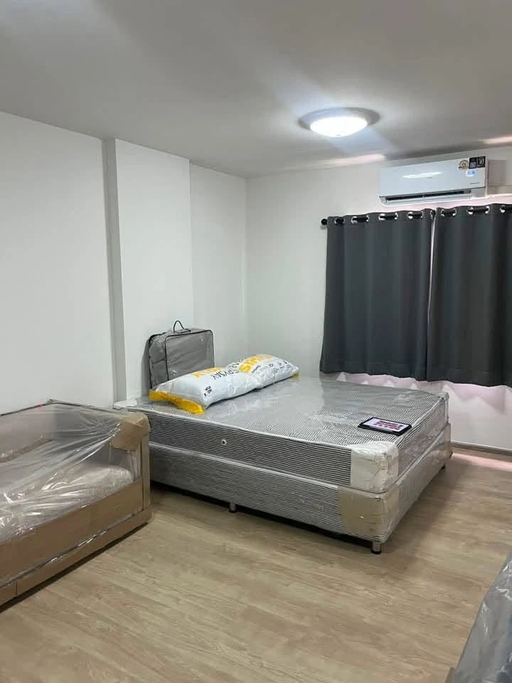 ให้เช่า The Point Condo LaemChabang ห้องชั้น 4 เฟอร์นิเจอร์และส่วนกลางครบครัน ไม่จองไหวหรอ