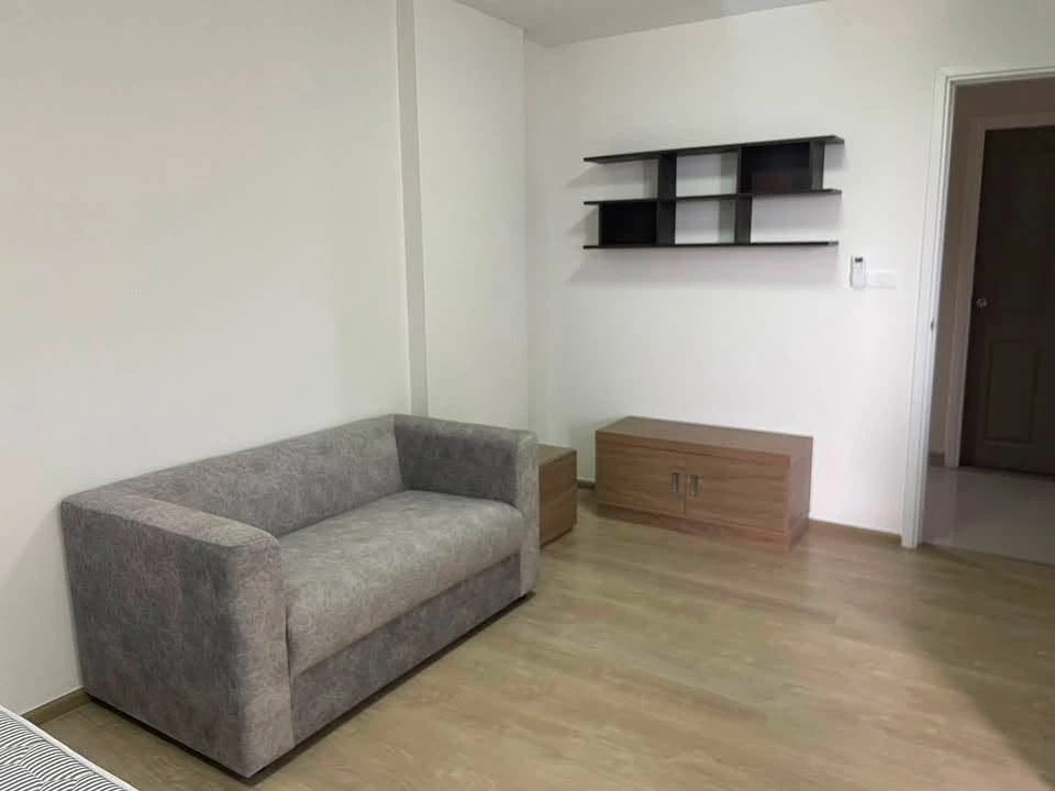 ให้เช่า The Point Condo LaemChabang ห้องชั้น 4 เฟอร์นิเจอร์และส่วนกลางครบครัน ไม่จองไหวหรอ