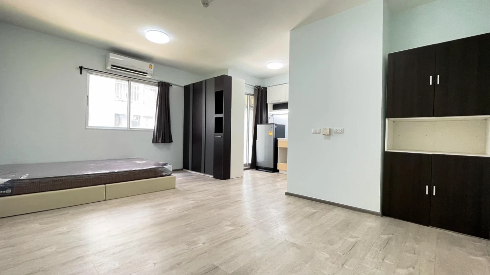 ให้เช่า The Point Condo Rangsit-Klong 6 ห้องสตูดิโอ ชั้น 2 เฟอร์นิเจอร์ครบครัน หิ้วกระเป๋าเข้าอยู่ได้เลยจ้า
