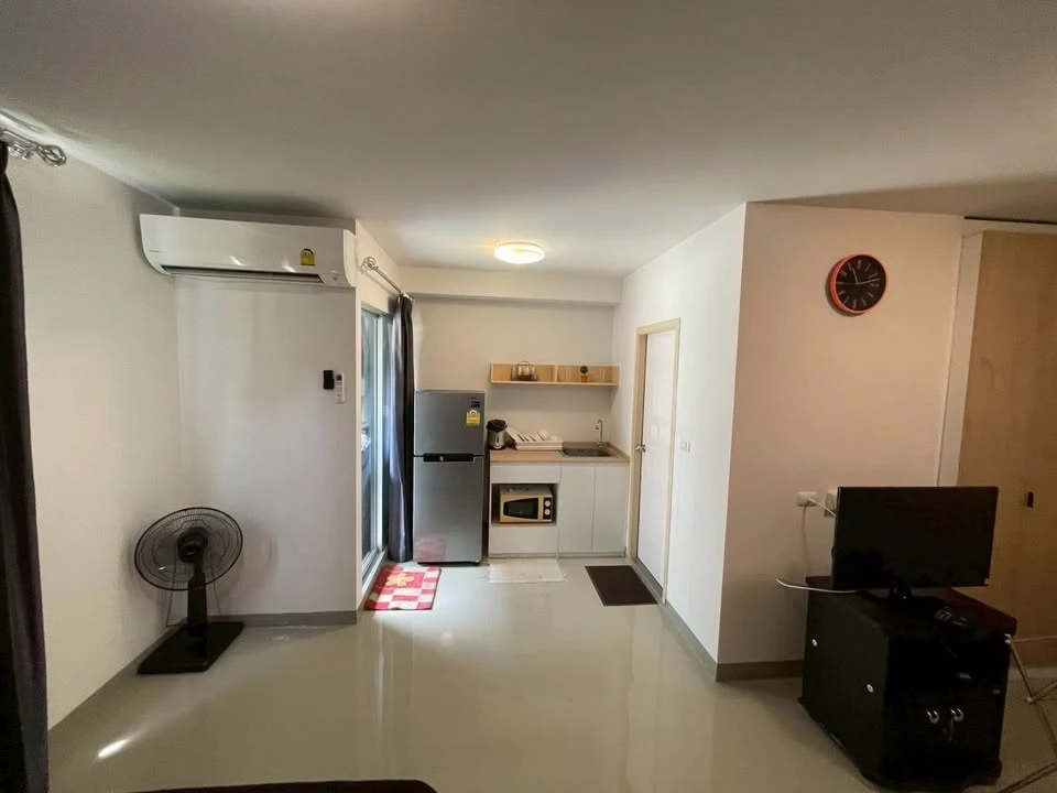 ให้เช่า The Point Condo Rangsit-Klong 6 ห้องสตูดิโอ มาพร้อมเฟอร์และสิ่งอำนวยความสะดวกครบครัน จองเลย