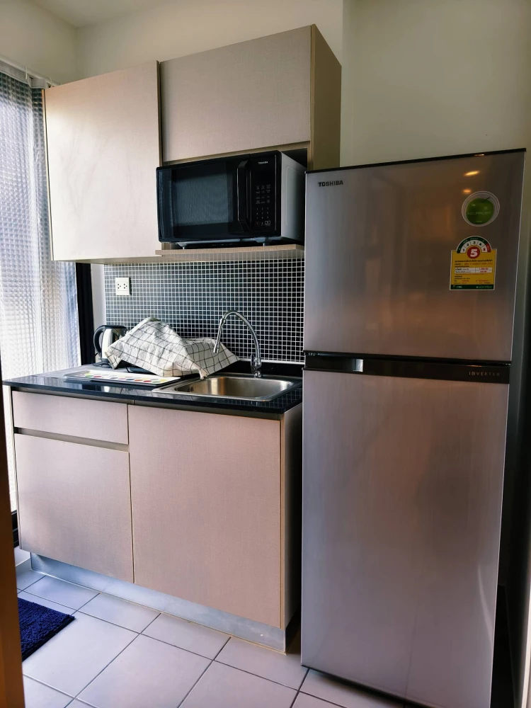 ให้เช่า The Politan Rive ห้องอยู่ชั้นสูงมากๆ รับลมดีสุดๆ ตกแต่งอย่างดี พร้อมเข้าอยู่แล้วจ้า