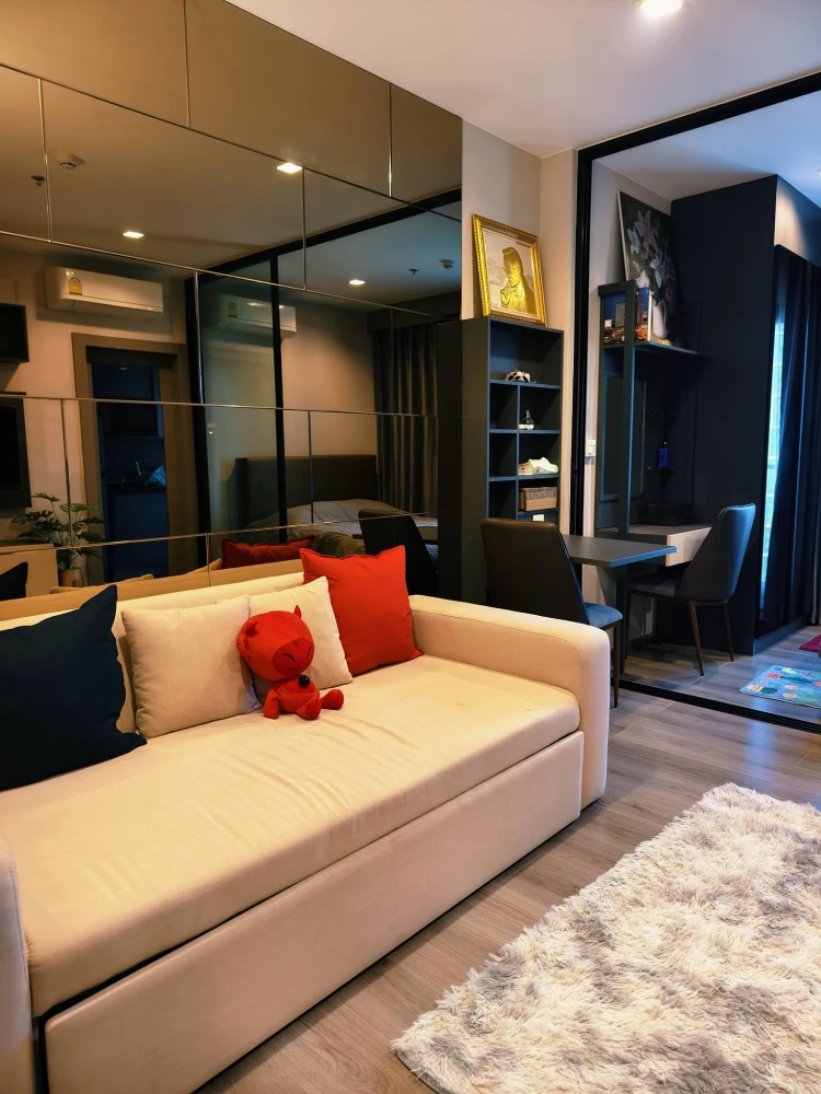 ให้เช่า The Politan Rive ห้องอยู่ชั้นสูงมากๆ รับลมดีสุดๆ ตกแต่งอย่างดี พร้อมเข้าอยู่แล้วจ้า