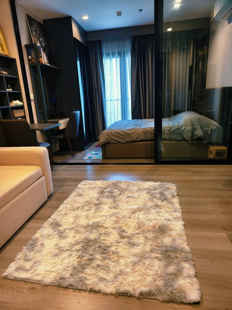 ให้เช่า The Politan Rive ห้องอยู่ชั้นสูงมากๆ รับลมดีสุดๆ ตกแต่งอย่างดี พร้อมเข้าอยู่แล้วจ้า