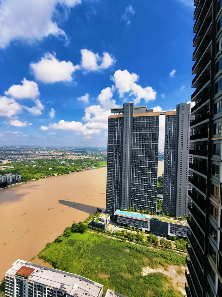 ให้เช่า The Politan Rive ห้องอยู่ชั้นสูงมากๆ รับลมดีสุดๆ ตกแต่งอย่างดี พร้อมเข้าอยู่แล้วจ้า