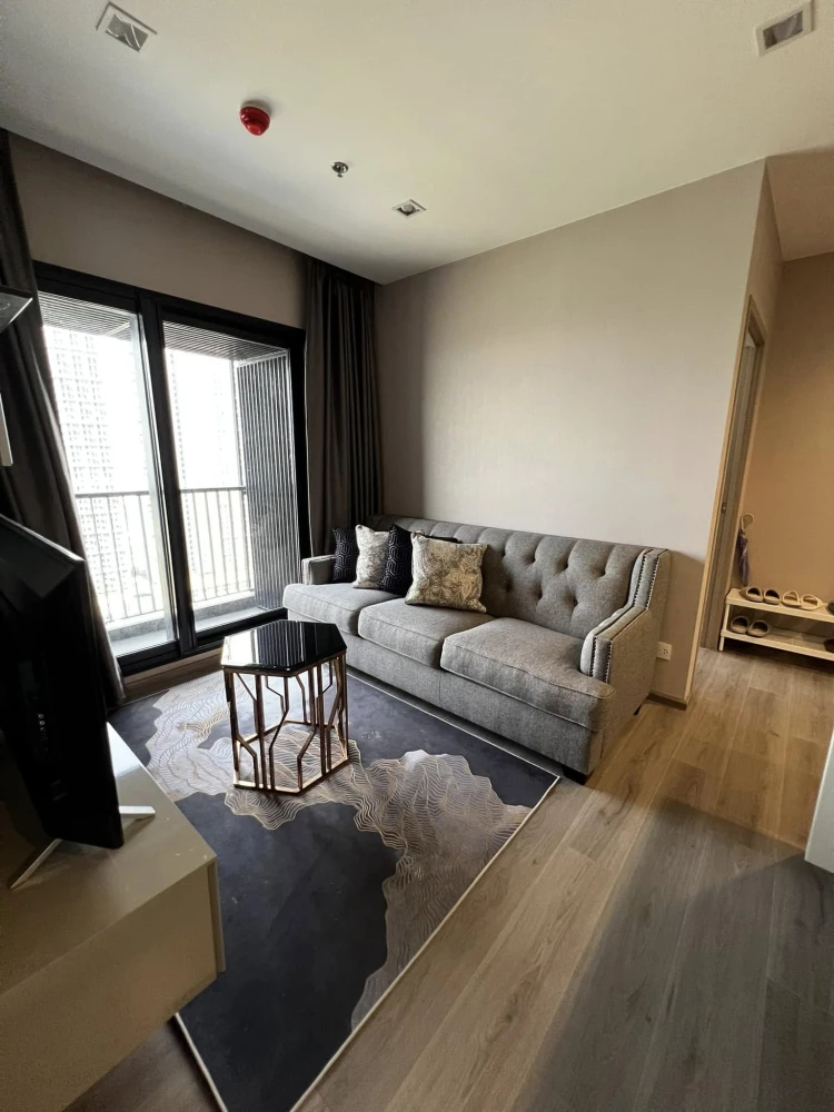 ให้เช่า The Politan Rive ห้องใหญ่อยู่สบาย ชั้น 29 ได้วิวแม่น้ำ เฟอร์ เครื่องใช้ไฟฟ้าครบ มาแต่ตัวเข้าอยู่ได้เลย