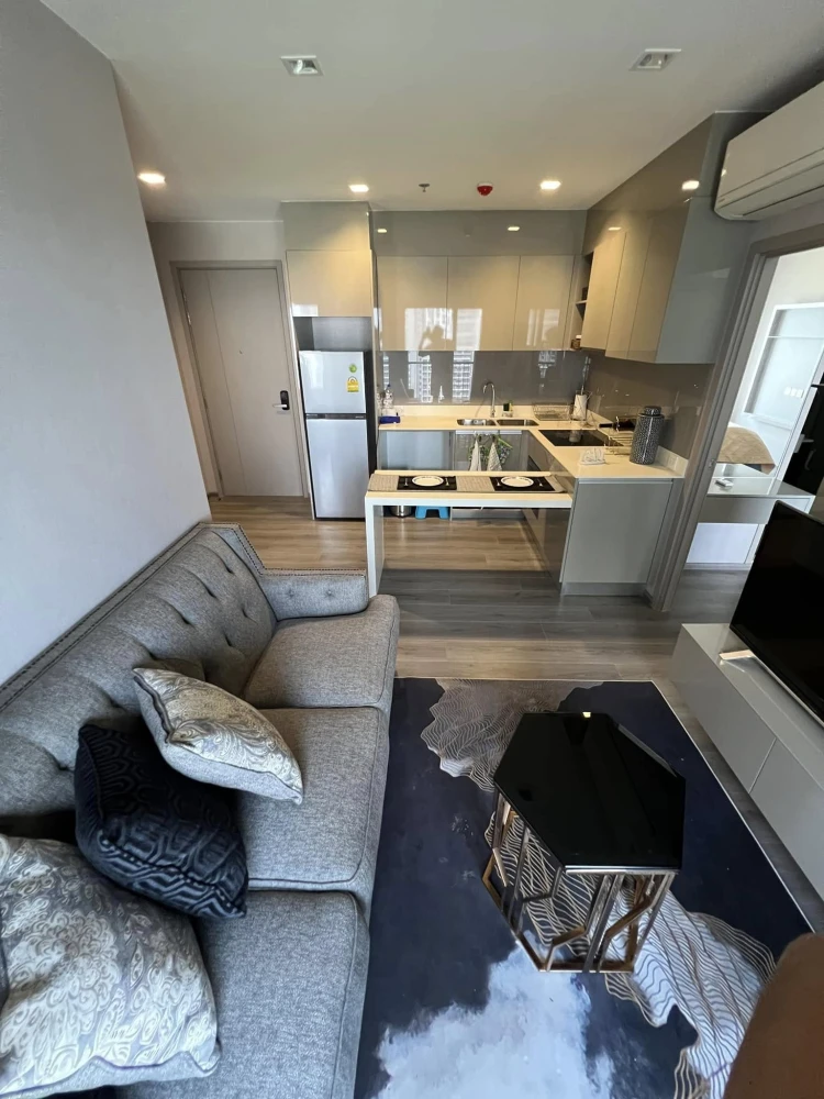 ให้เช่า The Politan Rive ห้องใหญ่อยู่สบาย ชั้น 29 ได้วิวแม่น้ำ เฟอร์ เครื่องใช้ไฟฟ้าครบ มาแต่ตัวเข้าอยู่ได้เลย